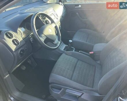 Черный Фольксваген Гольф Плюс, объемом двигателя 1.6 л и пробегом 186 тыс. км за 5850 $, фото 18 на Automoto.ua