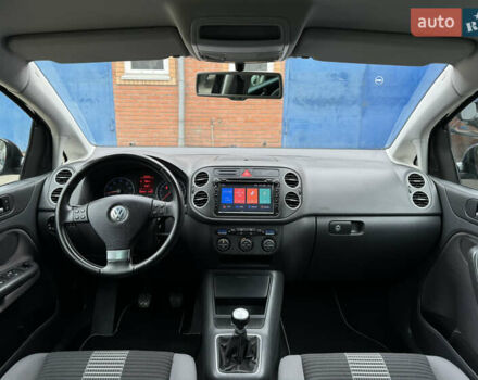 Чорний Фольксваген Golf Plus, об'ємом двигуна 1.6 л та пробігом 209 тис. км за 6999 $, фото 33 на Automoto.ua