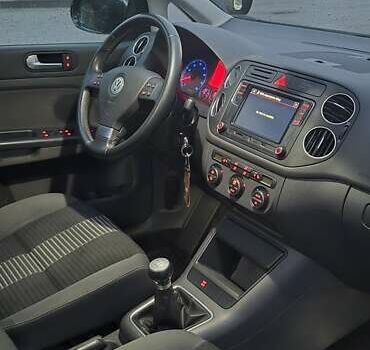 Черный Фольксваген Гольф Плюс, объемом двигателя 1.39 л и пробегом 206 тыс. км за 6700 $, фото 10 на Automoto.ua