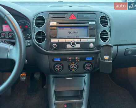 Черный Фольксваген Гольф Плюс, объемом двигателя 1.4 л и пробегом 177 тыс. км за 5900 $, фото 10 на Automoto.ua