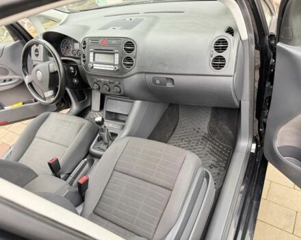 Черный Фольксваген Гольф Плюс, объемом двигателя 1.4 л и пробегом 222 тыс. км за 5999 $, фото 7 на Automoto.ua