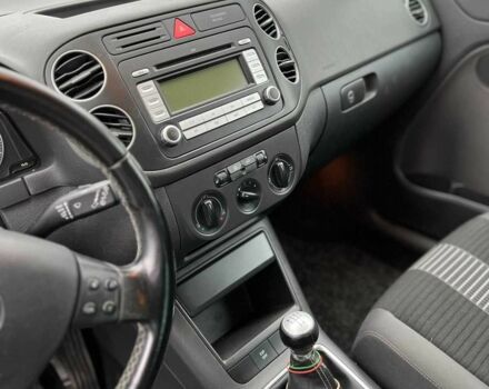 Черный Фольксваген Гольф Плюс, объемом двигателя 1.6 л и пробегом 206 тыс. км за 6499 $, фото 12 на Automoto.ua