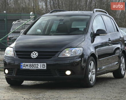 Черный Фольксваген Гольф Плюс, объемом двигателя 1.39 л и пробегом 230 тыс. км за 7999 $, фото 4 на Automoto.ua