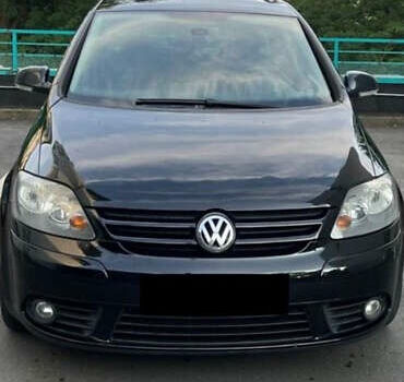 Черный Фольксваген Гольф Плюс, объемом двигателя 1.4 л и пробегом 200 тыс. км за 4799 $, фото 10 на Automoto.ua