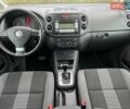 Черный Фольксваген Гольф Плюс, объемом двигателя 1.6 л и пробегом 140 тыс. км за 8800 $, фото 21 на Automoto.ua