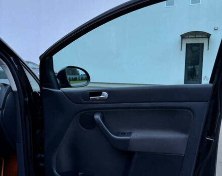 Черный Фольксваген Гольф Плюс, объемом двигателя 1.4 л и пробегом 181 тыс. км за 6400 $, фото 19 на Automoto.ua