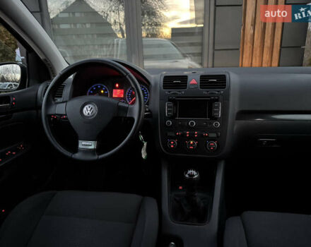 Черный Фольксваген Гольф Плюс, объемом двигателя 1.4 л и пробегом 220 тыс. км за 6290 $, фото 17 на Automoto.ua