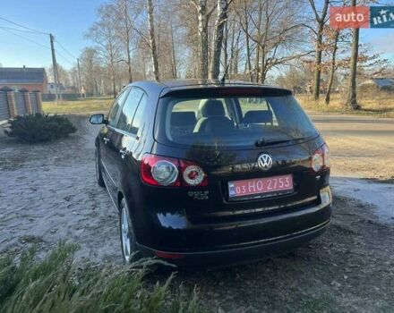 Черный Фольксваген Гольф Плюс, объемом двигателя 1.6 л и пробегом 186 тыс. км за 5850 $, фото 3 на Automoto.ua