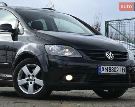 Черный Фольксваген Гольф Плюс, объемом двигателя 1.39 л и пробегом 230 тыс. км за 7999 $, фото 2 на Automoto.ua