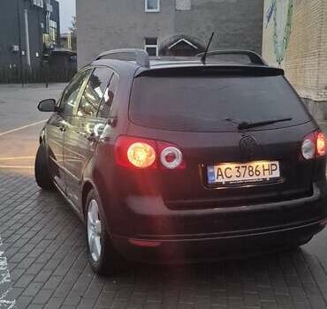 Черный Фольксваген Гольф Плюс, объемом двигателя 1.39 л и пробегом 206 тыс. км за 6700 $, фото 4 на Automoto.ua