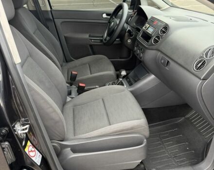 Черный Фольксваген Гольф Плюс, объемом двигателя 1.6 л и пробегом 183 тыс. км за 5950 $, фото 14 на Automoto.ua