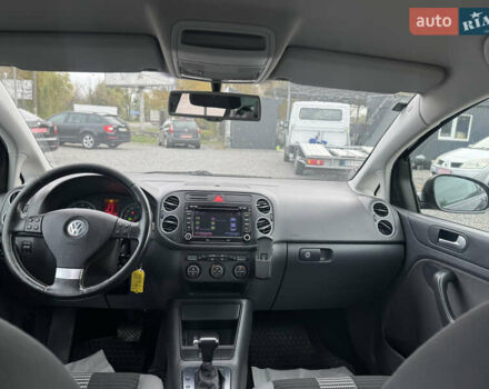 Черный Фольксваген Гольф Плюс, объемом двигателя 1.4 л и пробегом 214 тыс. км за 7199 $, фото 10 на Automoto.ua