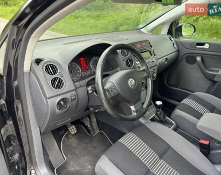 Черный Фольксваген Гольф Плюс, объемом двигателя 1.4 л и пробегом 190 тыс. км за 6500 $, фото 10 на Automoto.ua