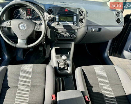 Черный Фольксваген Гольф Плюс, объемом двигателя 1.4 л и пробегом 154 тыс. км за 6100 $, фото 14 на Automoto.ua