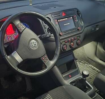 Черный Фольксваген Гольф Плюс, объемом двигателя 1.39 л и пробегом 206 тыс. км за 6700 $, фото 7 на Automoto.ua