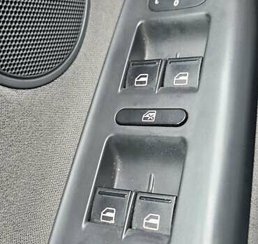 Черный Фольксваген Гольф Плюс, объемом двигателя 1.39 л и пробегом 150 тыс. км за 6300 $, фото 15 на Automoto.ua