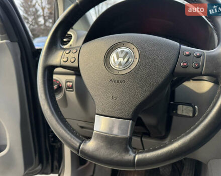 Черный Фольксваген Гольф Плюс, объемом двигателя 1.4 л и пробегом 218 тыс. км за 6250 $, фото 16 на Automoto.ua