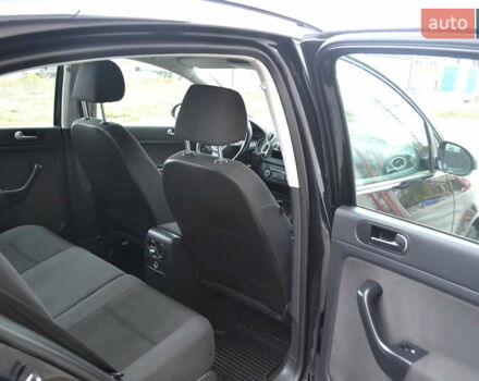 Черный Фольксваген Гольф Плюс, объемом двигателя 1.6 л и пробегом 190 тыс. км за 8550 $, фото 28 на Automoto.ua