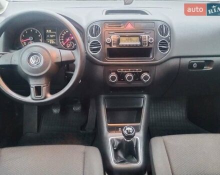 Черный Фольксваген Гольф Плюс, объемом двигателя 1.4 л и пробегом 152 тыс. км за 5999 $, фото 24 на Automoto.ua