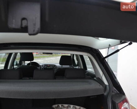 Черный Фольксваген Гольф Плюс, объемом двигателя 1.6 л и пробегом 190 тыс. км за 8550 $, фото 21 на Automoto.ua