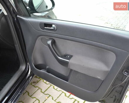 Черный Фольксваген Гольф Плюс, объемом двигателя 1.6 л и пробегом 190 тыс. км за 8550 $, фото 32 на Automoto.ua