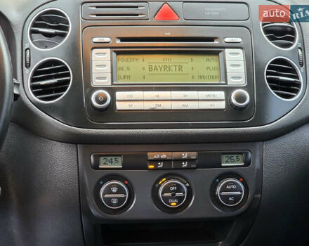 Черный Фольксваген Гольф Плюс, объемом двигателя 1.6 л и пробегом 142 тыс. км за 7200 $, фото 7 на Automoto.ua