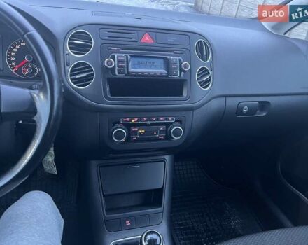 Чорний Фольксваген Golf Plus, об'ємом двигуна 1.6 л та пробігом 197 тис. км за 6850 $, фото 17 на Automoto.ua