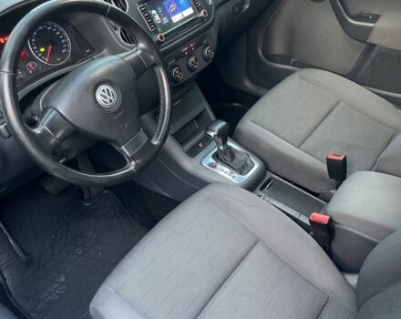 Черный Фольксваген Гольф Плюс, объемом двигателя 1.6 л и пробегом 170 тыс. км за 7700 $, фото 2 на Automoto.ua