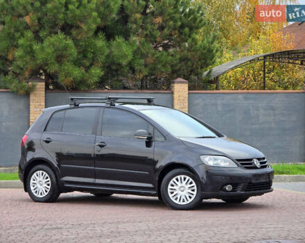 Черный Фольксваген Гольф Плюс, объемом двигателя 1.6 л и пробегом 142 тыс. км за 7200 $, фото 2 на Automoto.ua