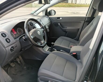 Черный Фольксваген Гольф Плюс, объемом двигателя 1.4 л и пробегом 262 тыс. км за 5900 $, фото 7 на Automoto.ua