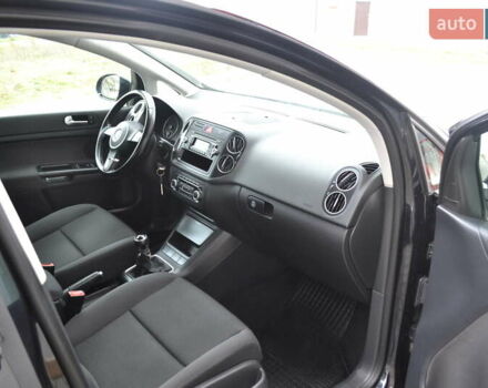 Черный Фольксваген Гольф Плюс, объемом двигателя 1.6 л и пробегом 190 тыс. км за 8550 $, фото 31 на Automoto.ua