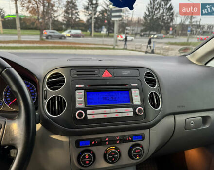 Черный Фольксваген Гольф Плюс, объемом двигателя 1.4 л и пробегом 218 тыс. км за 6250 $, фото 18 на Automoto.ua