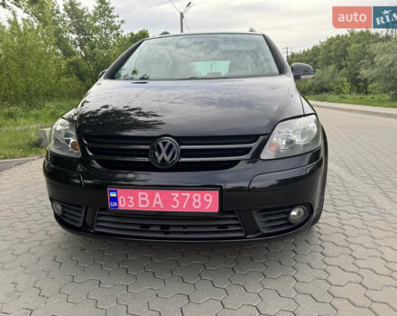 Черный Фольксваген Гольф Плюс, объемом двигателя 1.4 л и пробегом 190 тыс. км за 6800 $, фото 2 на Automoto.ua