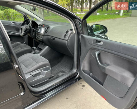 Черный Фольксваген Гольф Плюс, объемом двигателя 2 л и пробегом 245 тыс. км за 7999 $, фото 19 на Automoto.ua