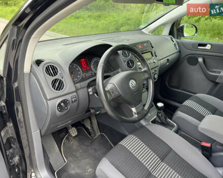 Черный Фольксваген Гольф Плюс, объемом двигателя 1.4 л и пробегом 190 тыс. км за 6800 $, фото 19 на Automoto.ua