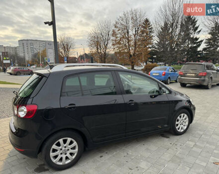 Черный Фольксваген Гольф Плюс, объемом двигателя 1.4 л и пробегом 218 тыс. км за 6250 $, фото 5 на Automoto.ua