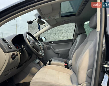 Черный Фольксваген Гольф Плюс, объемом двигателя 1.4 л и пробегом 218 тыс. км за 6250 $, фото 12 на Automoto.ua