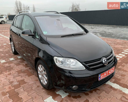 Черный Фольксваген Гольф Плюс, объемом двигателя 1.4 л и пробегом 218 тыс. км за 6700 $, фото 2 на Automoto.ua