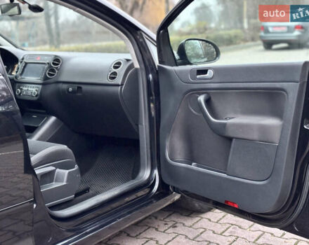 Чорний Фольксваген Golf Plus, об'ємом двигуна 1.97 л та пробігом 246 тис. км за 7800 $, фото 23 на Automoto.ua