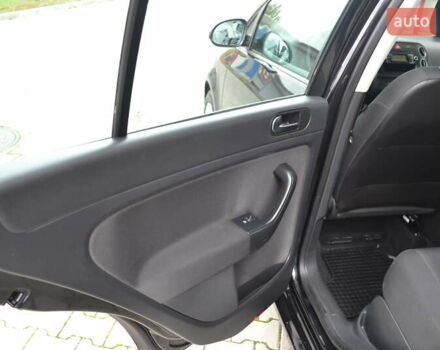 Черный Фольксваген Гольф Плюс, объемом двигателя 1.6 л и пробегом 190 тыс. км за 8550 $, фото 20 на Automoto.ua