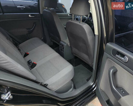 Черный Фольксваген Гольф Плюс, объемом двигателя 1.6 л и пробегом 142 тыс. км за 7200 $, фото 8 на Automoto.ua