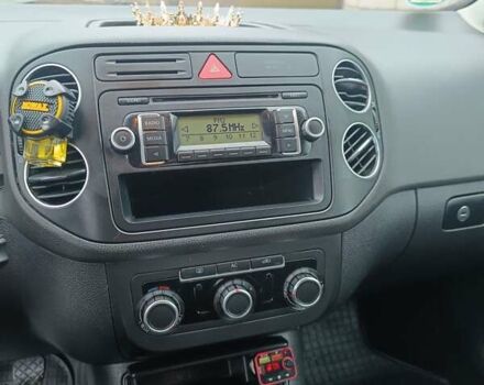 Черный Фольксваген Гольф Плюс, объемом двигателя 1.4 л и пробегом 153 тыс. км за 6700 $, фото 16 на Automoto.ua