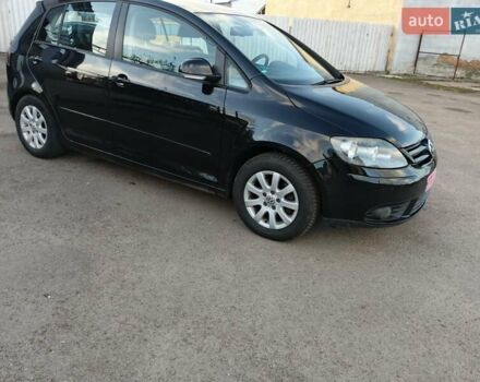 Черный Фольксваген Гольф Плюс, объемом двигателя 1.4 л и пробегом 262 тыс. км за 5900 $, фото 7 на Automoto.ua