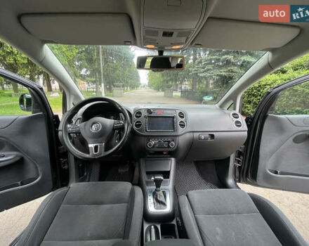 Черный Фольксваген Гольф Плюс, объемом двигателя 2 л и пробегом 245 тыс. км за 7999 $, фото 26 на Automoto.ua