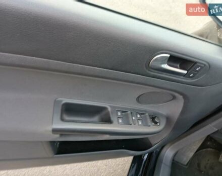 Черный Фольксваген Гольф Плюс, объемом двигателя 1.4 л и пробегом 262 тыс. км за 5900 $, фото 10 на Automoto.ua