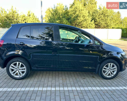 Черный Фольксваген Гольф Плюс, объемом двигателя 1.4 л и пробегом 228 тыс. км за 9300 $, фото 6 на Automoto.ua