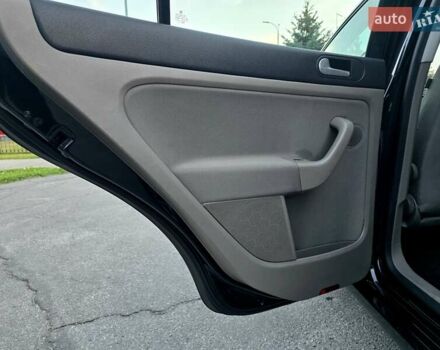 Черный Фольксваген Гольф Плюс, объемом двигателя 1.4 л и пробегом 217 тыс. км за 7900 $, фото 72 на Automoto.ua