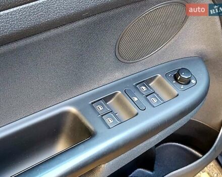 Черный Фольксваген Гольф Плюс, объемом двигателя 1.6 л и пробегом 242 тыс. км за 7600 $, фото 10 на Automoto.ua