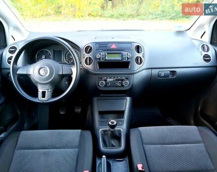 Черный Фольксваген Гольф Плюс, объемом двигателя 1.6 л и пробегом 242 тыс. км за 7600 $, фото 23 на Automoto.ua