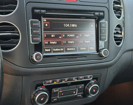 Черный Фольксваген Гольф Плюс, объемом двигателя 1.6 л и пробегом 147 тыс. км за 7950 $, фото 5 на Automoto.ua